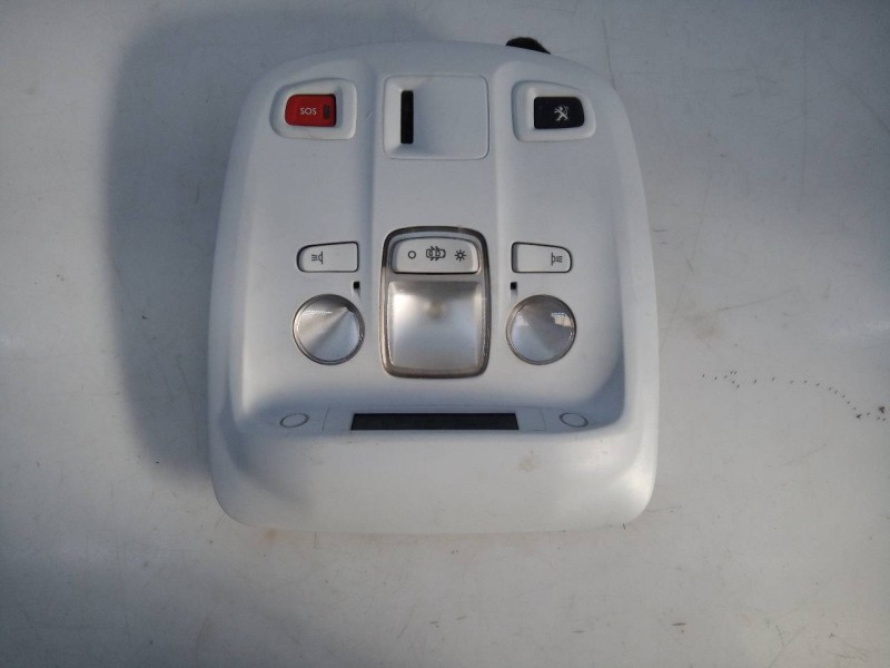 Recambio de luz interior para peugeot 308 active referencia OEM IAM 9818840990  E3-B2-39-1