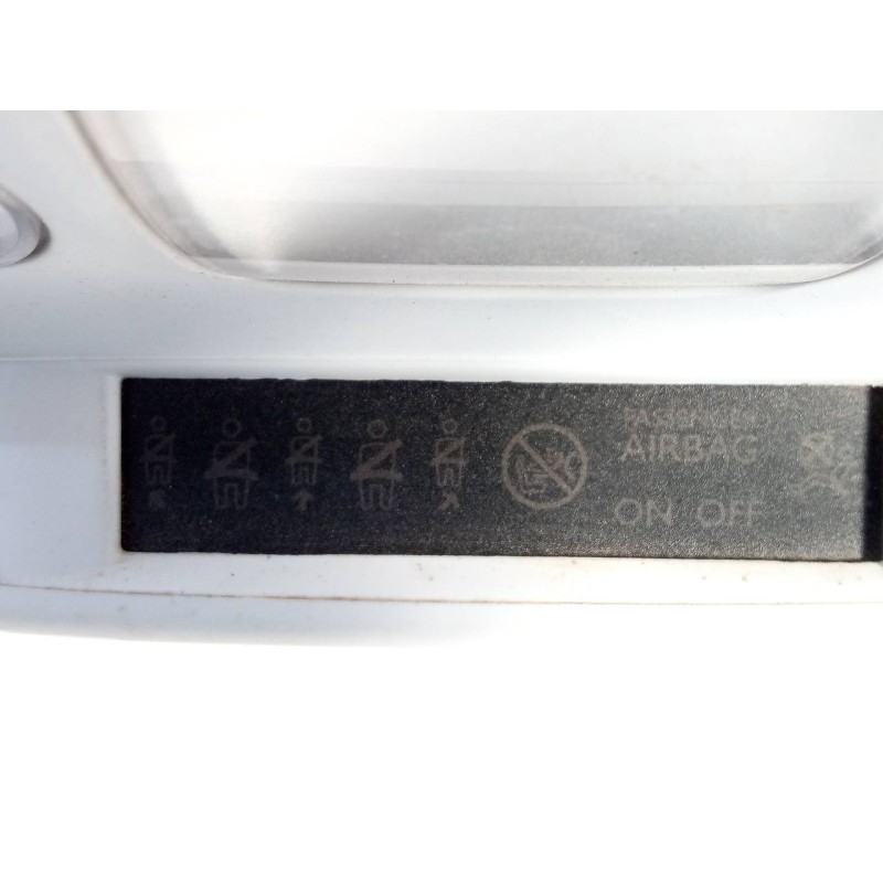 Recambio de luz interior para peugeot 308 active referencia OEM IAM 9818840990  E3-B2-39-1