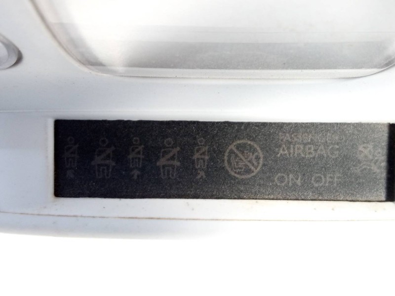 Recambio de luz interior para peugeot 308 active referencia OEM IAM 9818840990  E3-B2-39-1