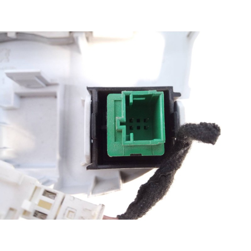 Recambio de luz interior para peugeot 308 active referencia OEM IAM 9818840990  E3-B2-39-1