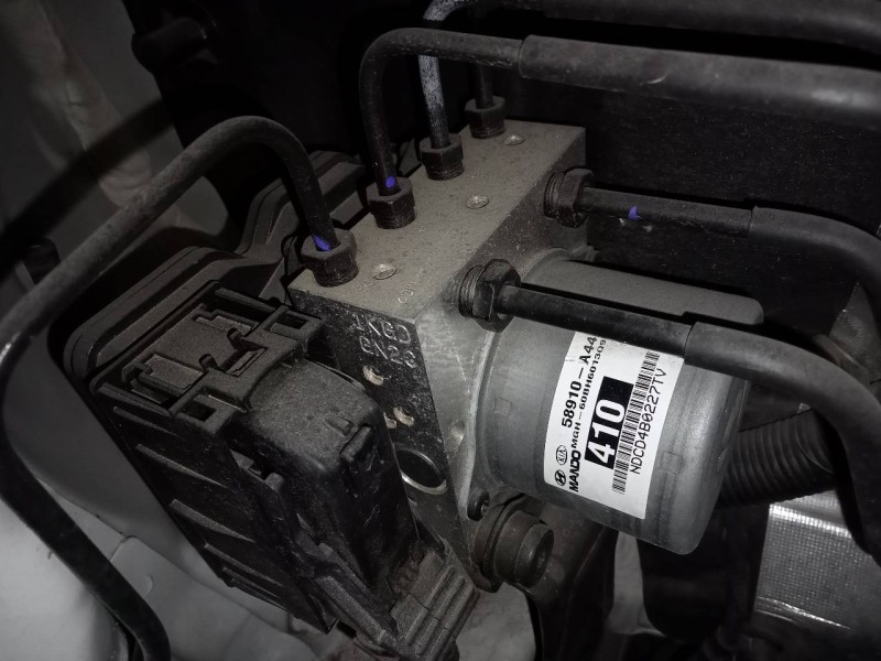 Recambio de abs para kia carens ( ) concep referencia OEM IAM 58910A4410  