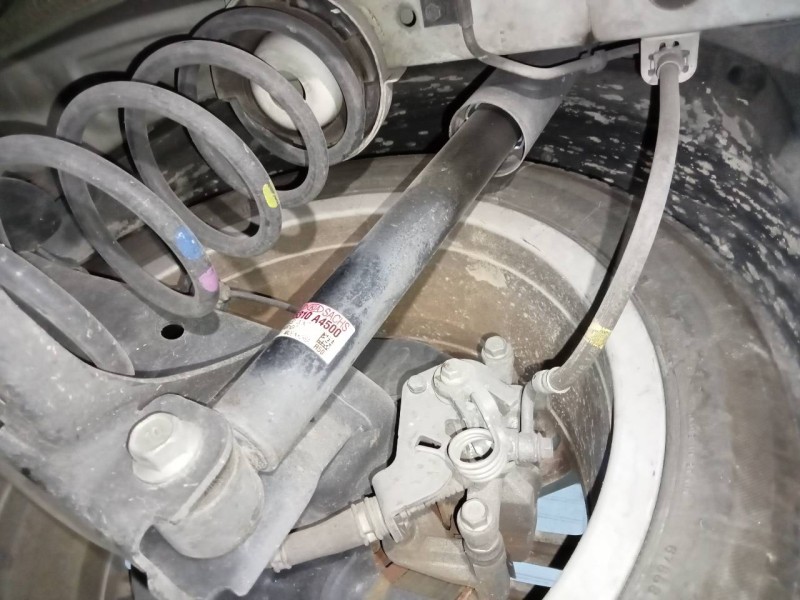 Recambio de amortiguador trasero derecho para kia carens ( ) concep referencia OEM IAM 55310A4500  