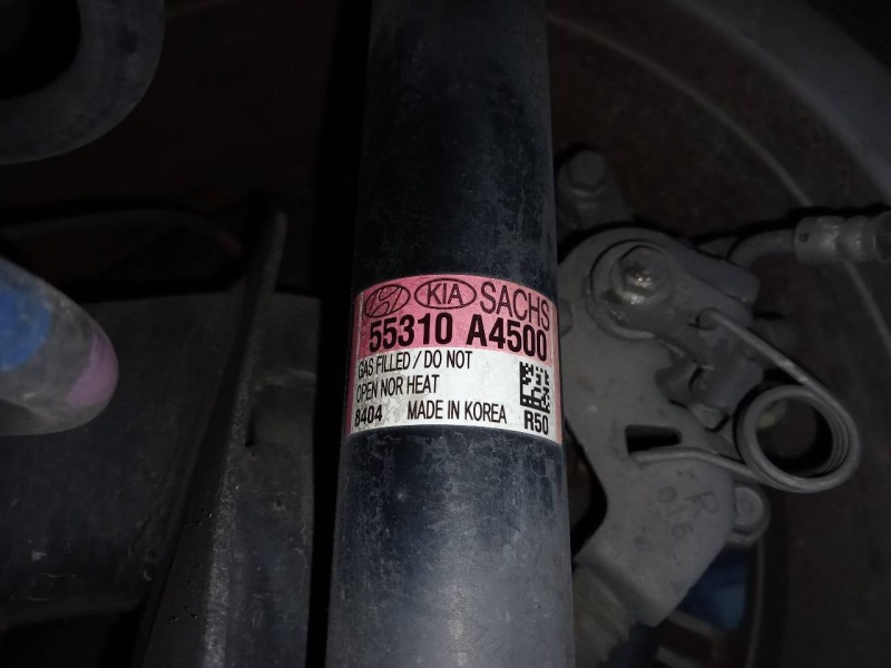 Recambio de amortiguador trasero derecho para kia carens ( ) concep referencia OEM IAM 55310A4500  