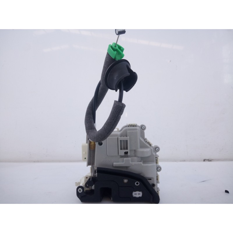 Recambio de cerradura puerta delantera derecha para audi a4 berlina (8w2) sport edition referencia OEM IAM 8X1837016B  E1-B6-44-