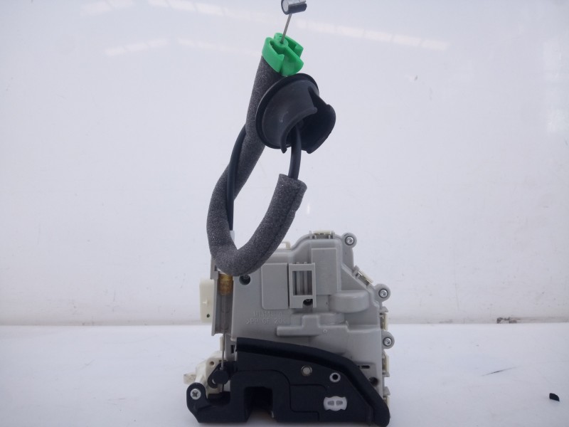 Recambio de cerradura puerta delantera derecha para audi a4 berlina (8w2) sport edition referencia OEM IAM 8X1837016B  E1-B6-44-