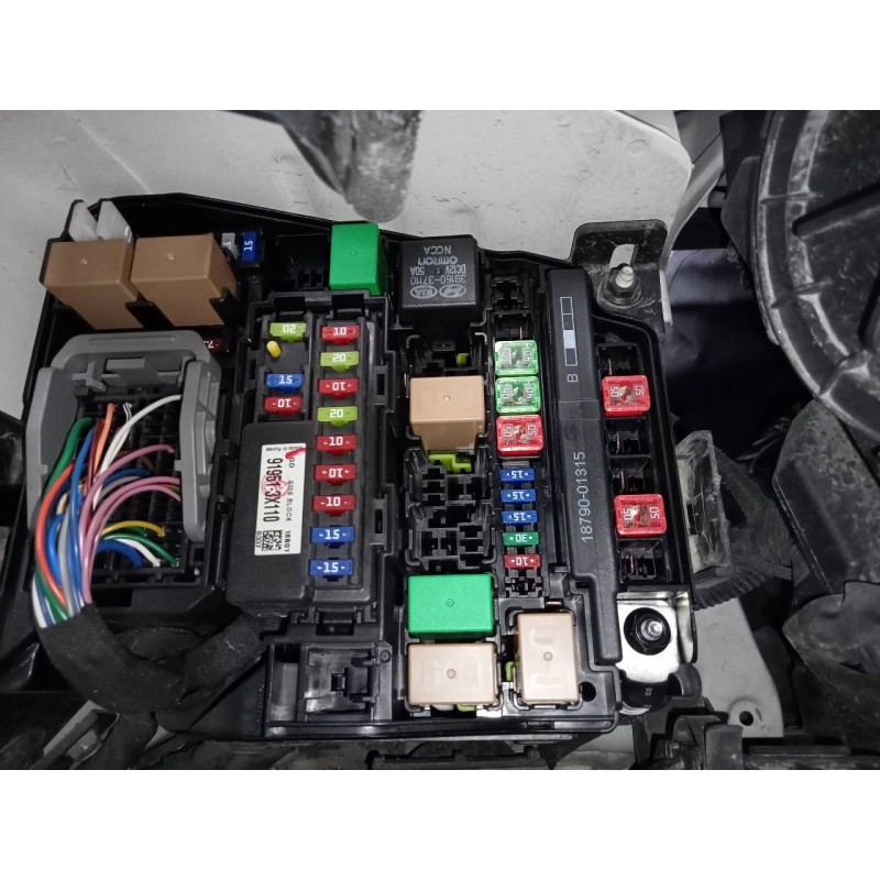 Recambio de caja reles / fusibles para kia carens ( ) concep referencia OEM IAM 919513X110  