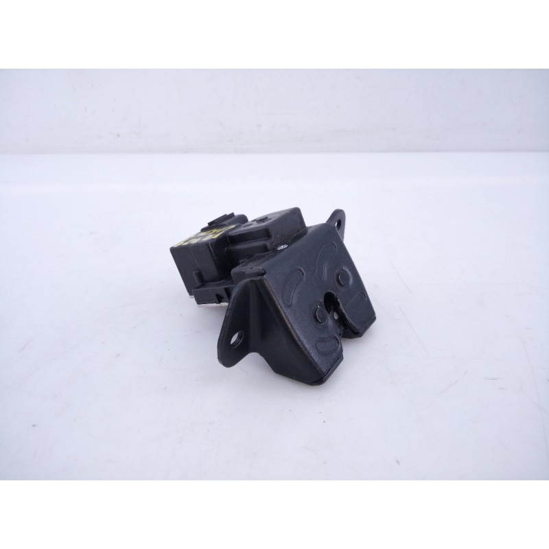 Recambio de cerradura maletero / porton para kia carens ( ) concep referencia OEM IAM   E2-B5-61-1