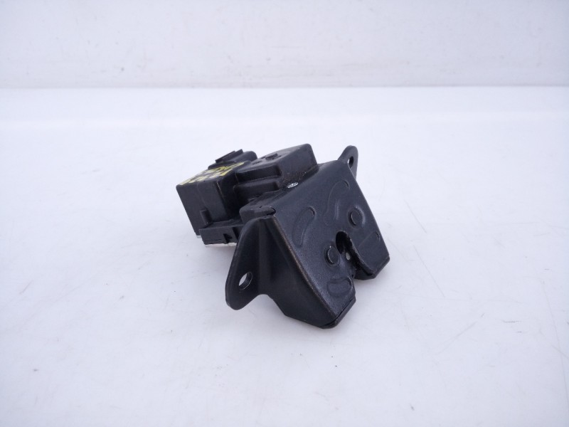 Recambio de cerradura maletero / porton para kia carens ( ) concep referencia OEM IAM   E2-B5-61-1