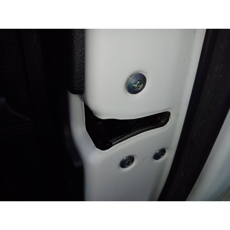 Recambio de cerradura puerta trasera derecha para kia carens ( ) concep referencia OEM IAM   