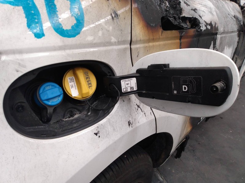 Recambio de tapa exterior combustible para land rover range rover evoque evoque se referencia OEM IAM   