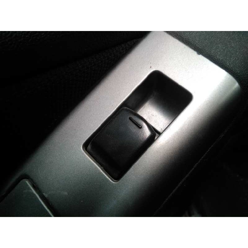 Recambio de mando elevalunas trasero izquierdo para nissan pathfinder (r51) 2.5 dci se referencia OEM IAM 25411EA00A  