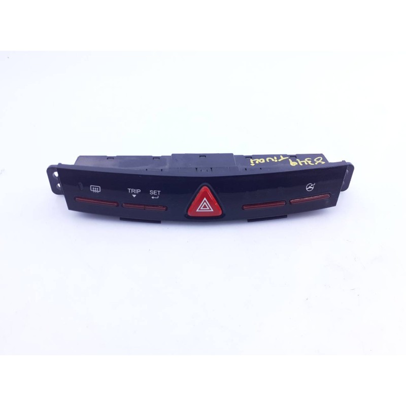 Recambio de warning para ssangyong tivoli premium 4x2 referencia OEM IAM 8520035001  E3-A3-8-4