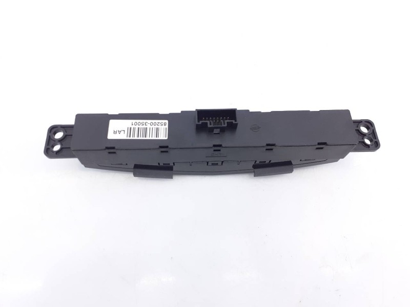 Recambio de warning para ssangyong tivoli premium 4x2 referencia OEM IAM 8520035001  E3-A3-8-4