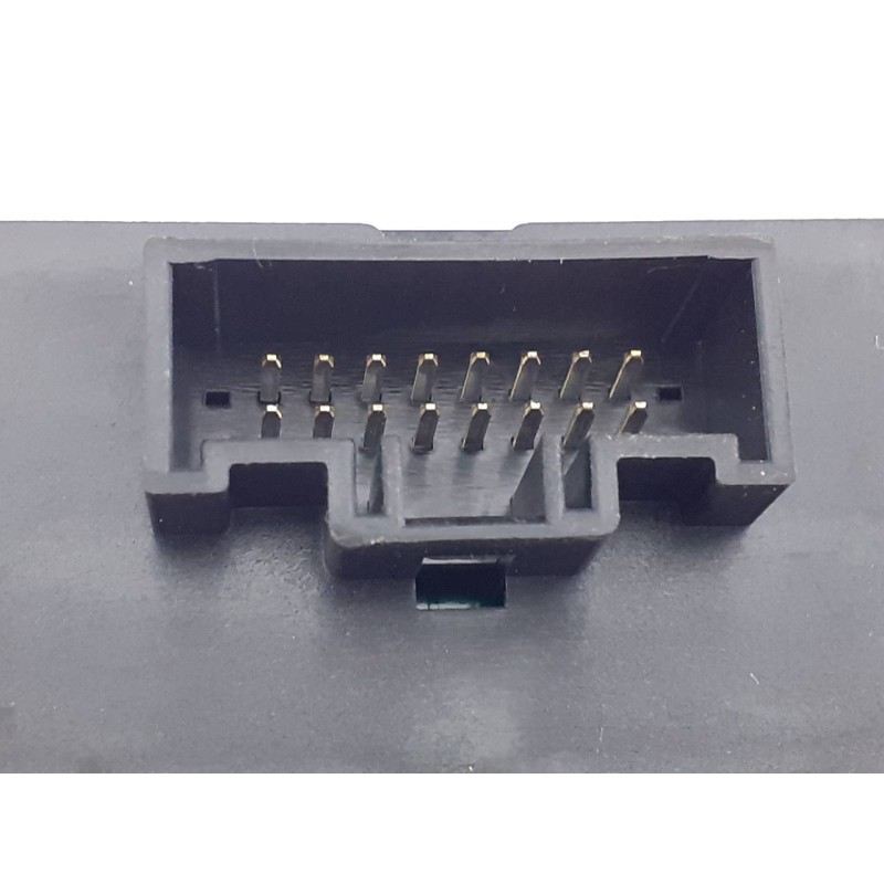 Recambio de warning para ssangyong tivoli premium 4x2 referencia OEM IAM 8520035001  E3-A3-8-4