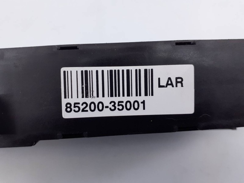 Recambio de warning para ssangyong tivoli premium 4x2 referencia OEM IAM 8520035001  E3-A3-8-4