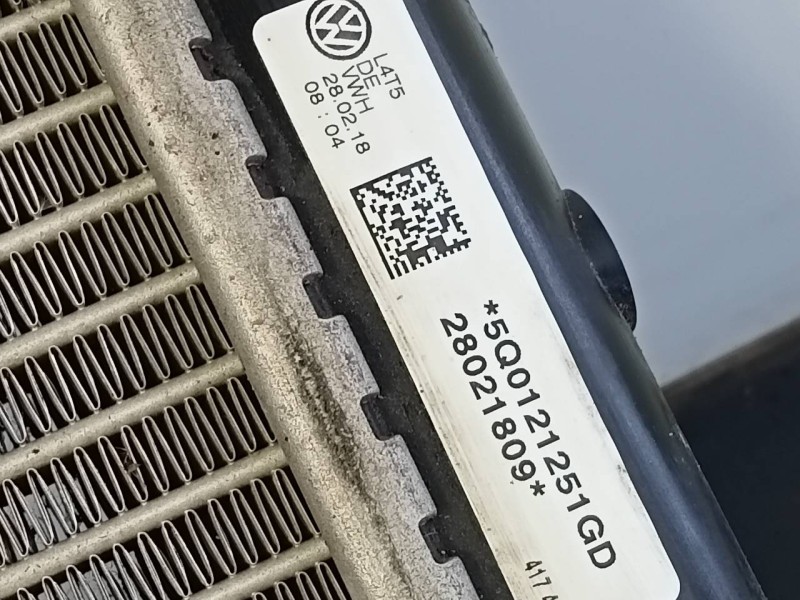 Recambio de radiador agua para audi a3 cabrio (8ve) design edition referencia OEM IAM 5Q0121251GD  P2-A6-12