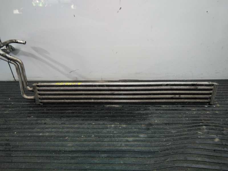 Recambio de radiador aceite para volkswagen touareg (7la) tdi v10 referencia OEM IAM 7L6422885A A7487 P2-A11-2