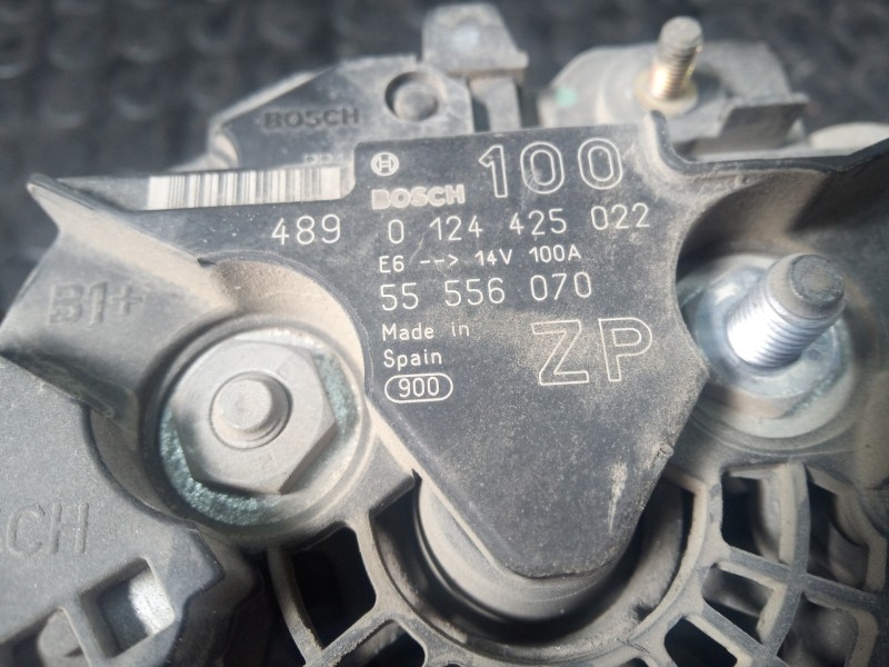 Recambio de alternador para opel meriva cosmo referencia OEM IAM 0124425022 55556070 P3-B5-18-3