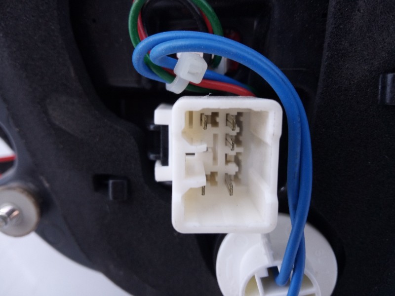 Recambio de piloto trasero izquierdo porton para kia carens ( ) concep referencia OEM IAM 92403A4  E2-B5-43-2