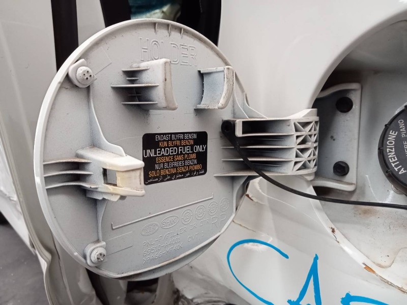 Recambio de tapa exterior combustible para kia carens ( ) concep referencia OEM IAM   