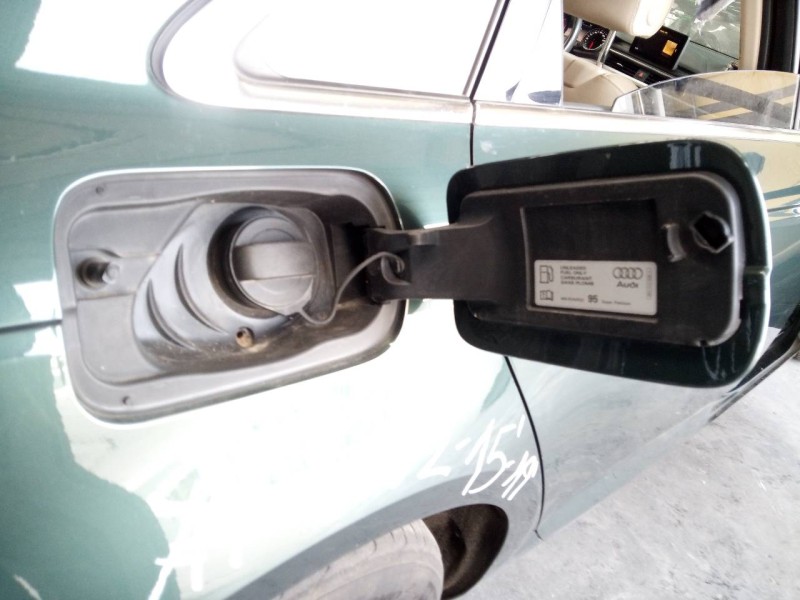 Recambio de tapa exterior combustible para audi a4 berlina (8w2) sport edition referencia OEM IAM   