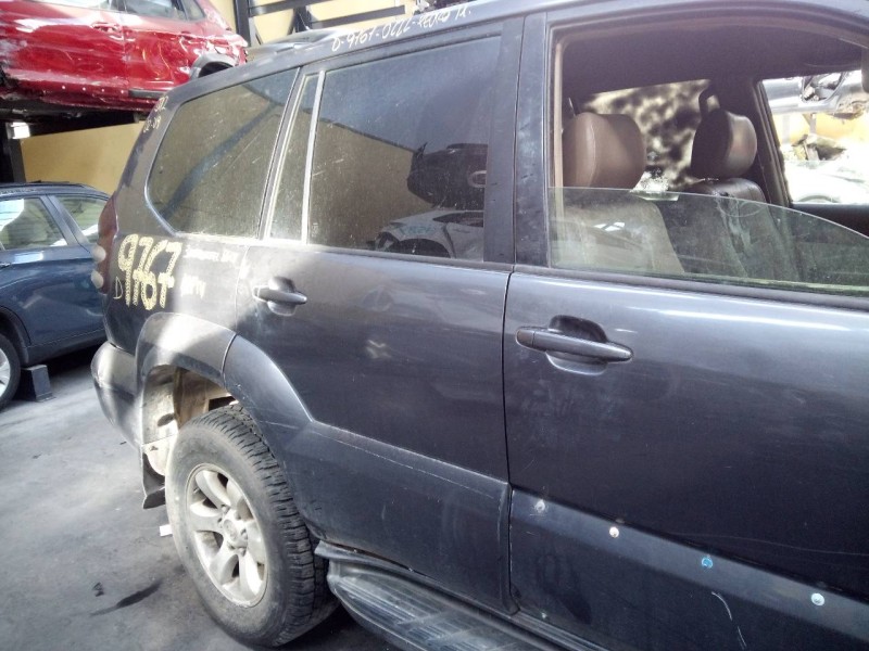 Recambio de puerta trasera derecha para toyota land cruiser (j12) 3.0 d4-d vx referencia OEM IAM   