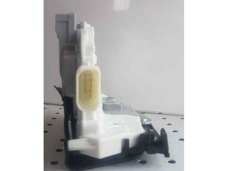Recambio de cerradura puerta delantera izquierda para universal cerradura delantera izquierda vw-seat-skoda referencia OEM IAM 1