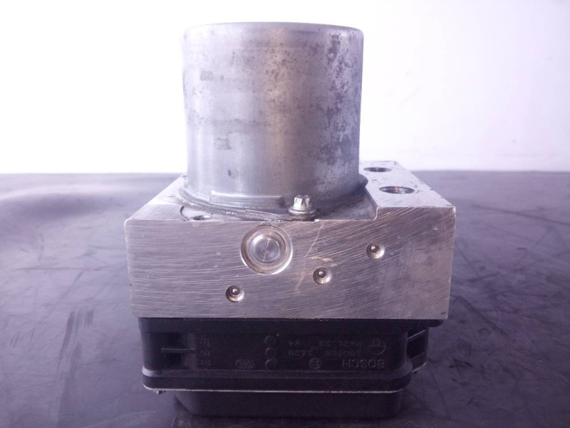 Recambio de abs para audi a4 ber. (b8) básico referencia OEM IAM 8K0614517BT 0265236092 P3-B8-24-4