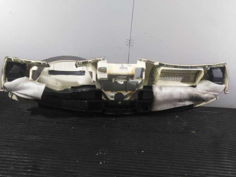 Recambio de salpicadero para mercedes-benz clase e (w211) berlina e 320 cdi (211.026) referencia OEM IAM A2116800687  P2-B2-7