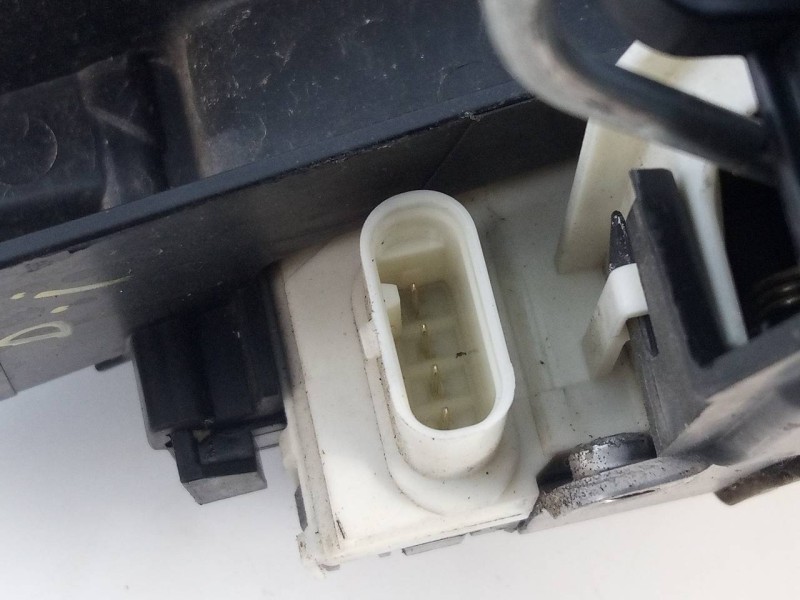 Recambio de cerradura puerta delantera izquierda para mercedes-benz clase a (w176) a 200 cdi (176.008) referencia OEM IAM A16672