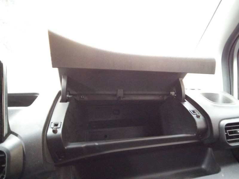 Recambio de guantera para opel combo life edition referencia OEM IAM   