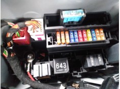 CAJA RELES / FUSIBLES 