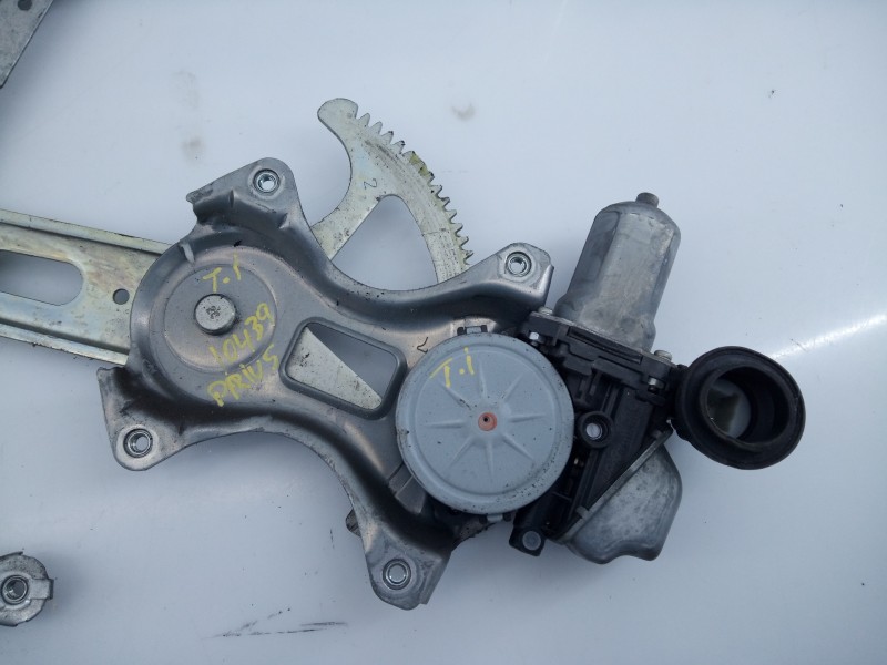 Recambio de elevalunas trasero izquierdo para toyota prius (nhw30) advance referencia OEM IAM 8572047130 0620203340 E2-B4-27-1