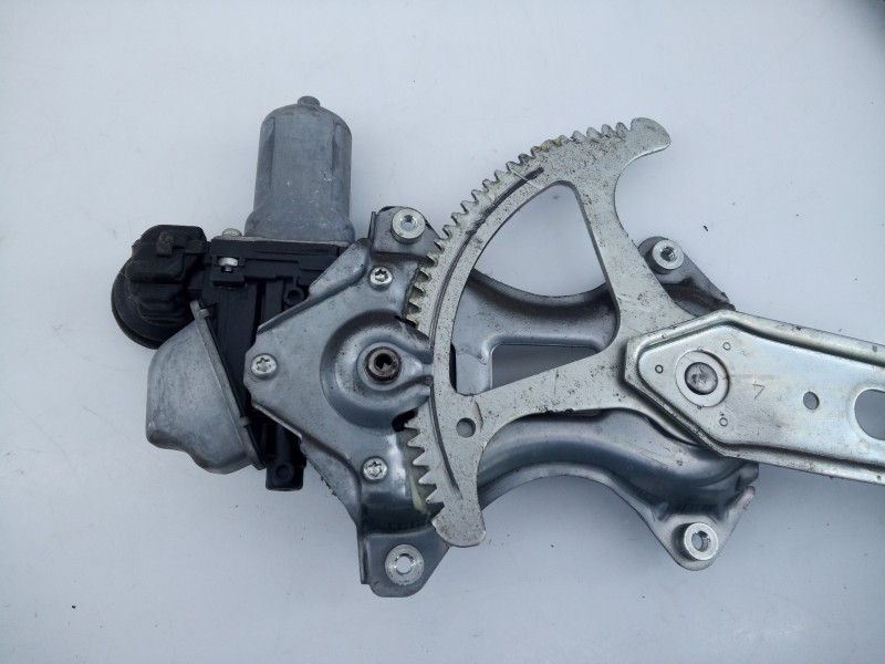 Recambio de elevalunas trasero izquierdo para toyota prius (nhw30) advance referencia OEM IAM 8572047130 0620203340 E2-B4-27-1