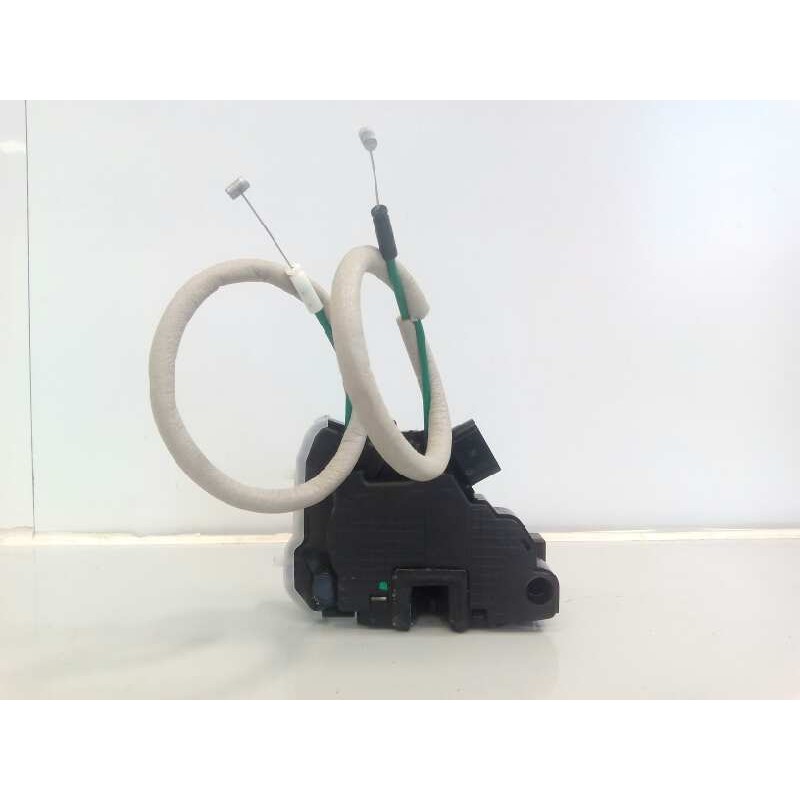 Recambio de cerradura puerta delantera izquierda para ssangyong tivoli premium 4x4 referencia OEM IAM 7121035020  E1-B3-4-2