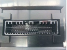 Recambio de mando climatizador para ssangyong tivoli premium 4x4 referencia OEM IAM 6872035200  E1-B3-3-2 2