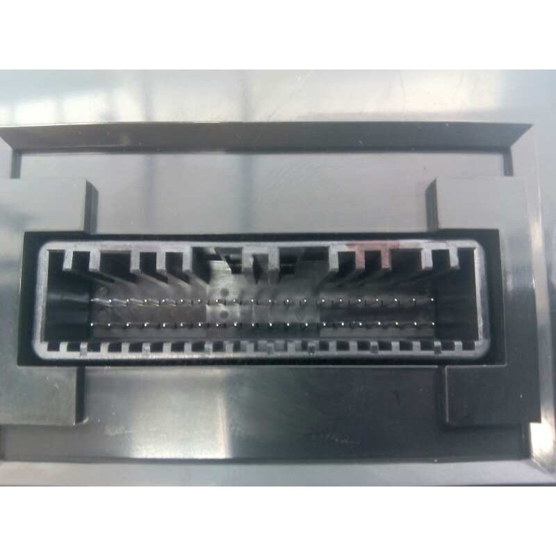 Recambio de mando climatizador para ssangyong tivoli premium 4x4 referencia OEM IAM 6872035200  E1-B3-3-2