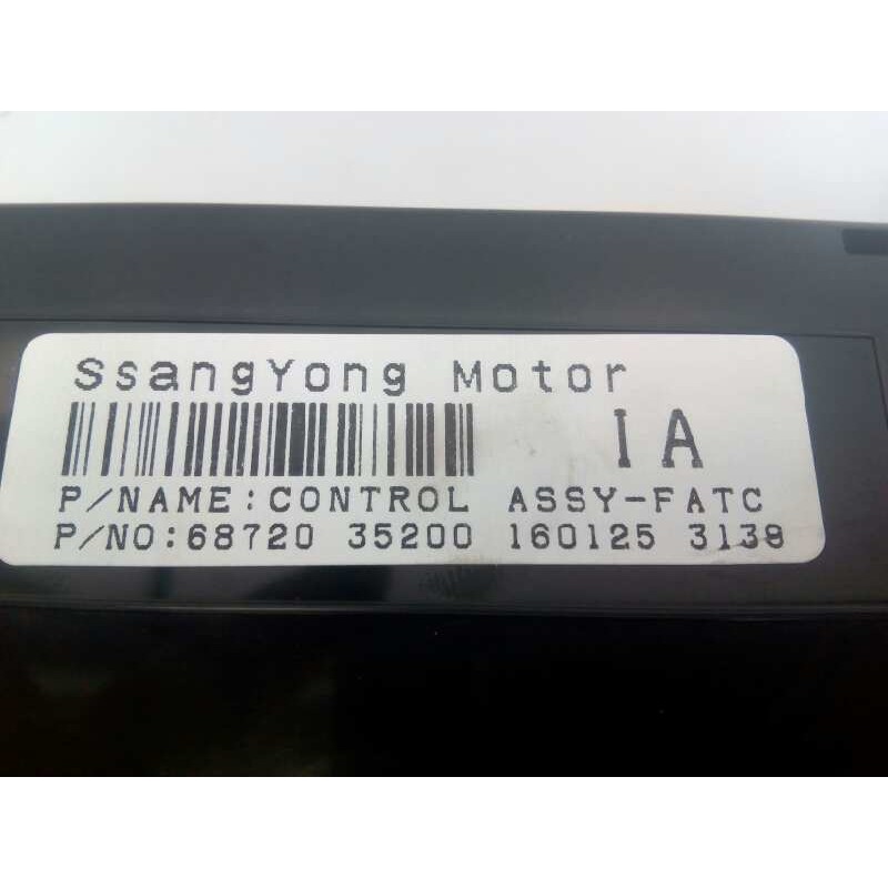 Recambio de mando climatizador para ssangyong tivoli premium 4x4 referencia OEM IAM 6872035200  E1-B3-3-2
