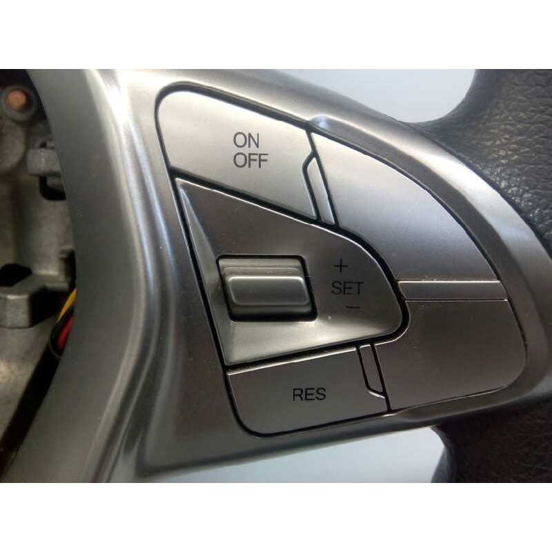 Recambio de volante para ssangyong tivoli premium 4x4 referencia OEM IAM   E1-B3-3-1