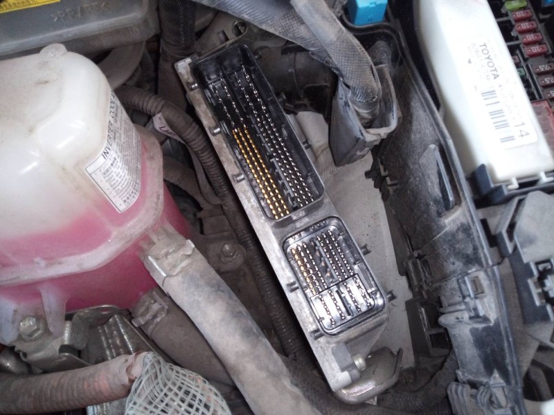 Recambio de centralita motor uce para toyota prius (nhw30) advance referencia OEM IAM 8966147540 2756000021 