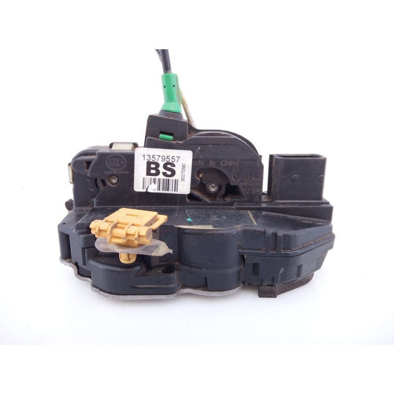 Recambio de cerradura puerta trasera izquierda para chevrolet orlando lt+ referencia OEM IAM 13579557 3027090 E2-B6-50-2