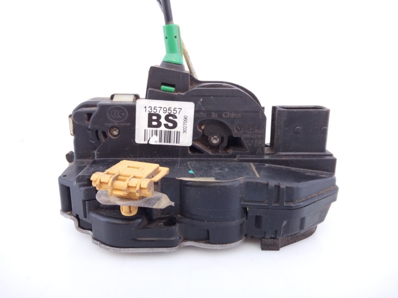 Recambio de cerradura puerta trasera izquierda para chevrolet orlando lt+ referencia OEM IAM 13579557 3027090 E2-B6-50-2