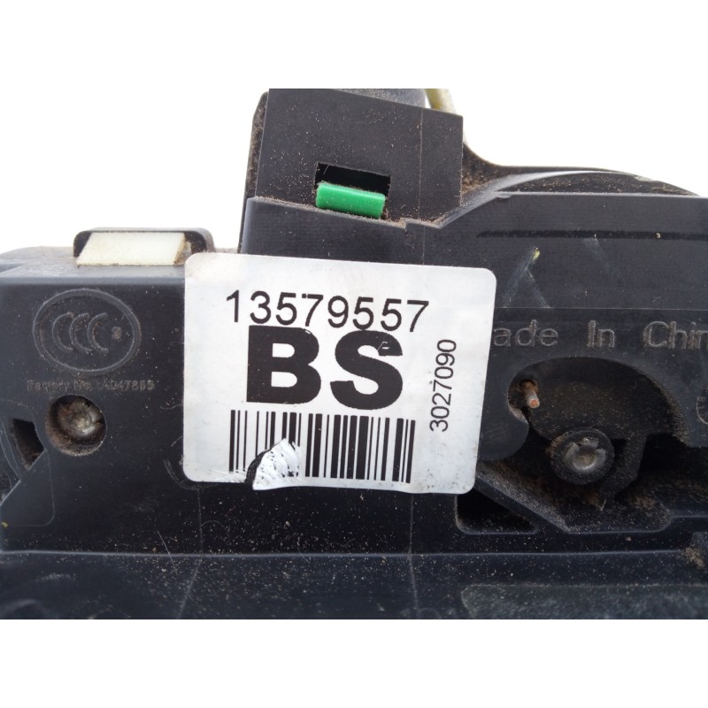 Recambio de cerradura puerta trasera izquierda para chevrolet orlando lt+ referencia OEM IAM 13579557 3027090 E2-B6-50-2