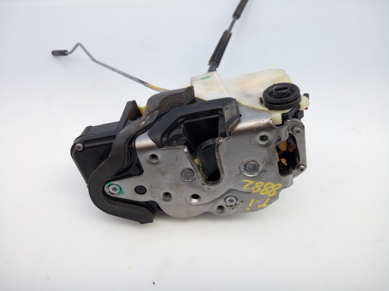 Recambio de cerradura puerta trasera izquierda para chevrolet orlando lt+ referencia OEM IAM 13579557 3027090 E2-B6-50-2