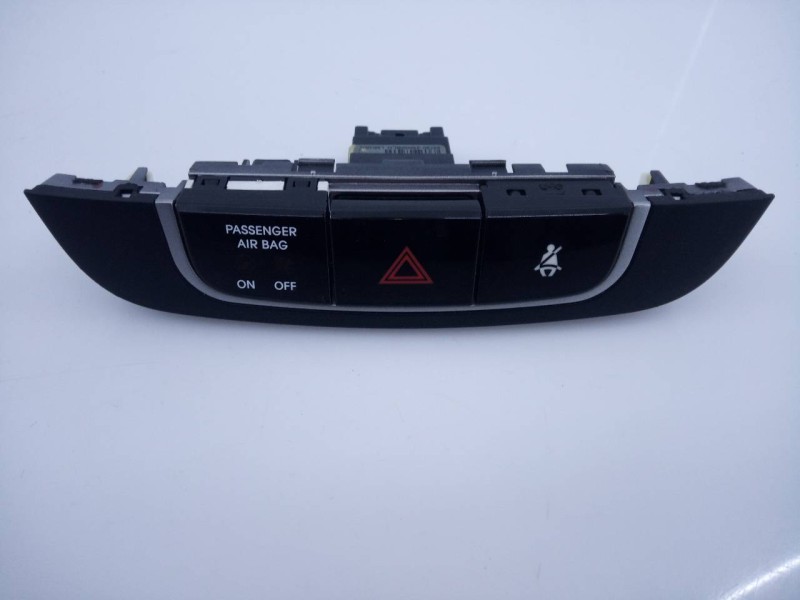 Recambio de warning para hyundai ix35 comfort 2wd referencia OEM IAM 937902S000BLH  E3-A3-34-4