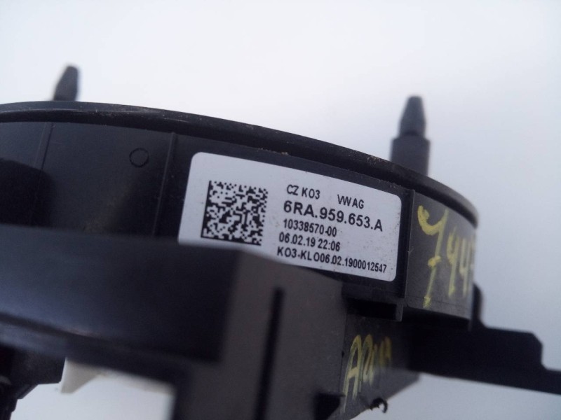 Recambio de anillo airbag para seat arona fr referencia OEM IAM 6RA959653A 1033857000 E2-A1-23-7