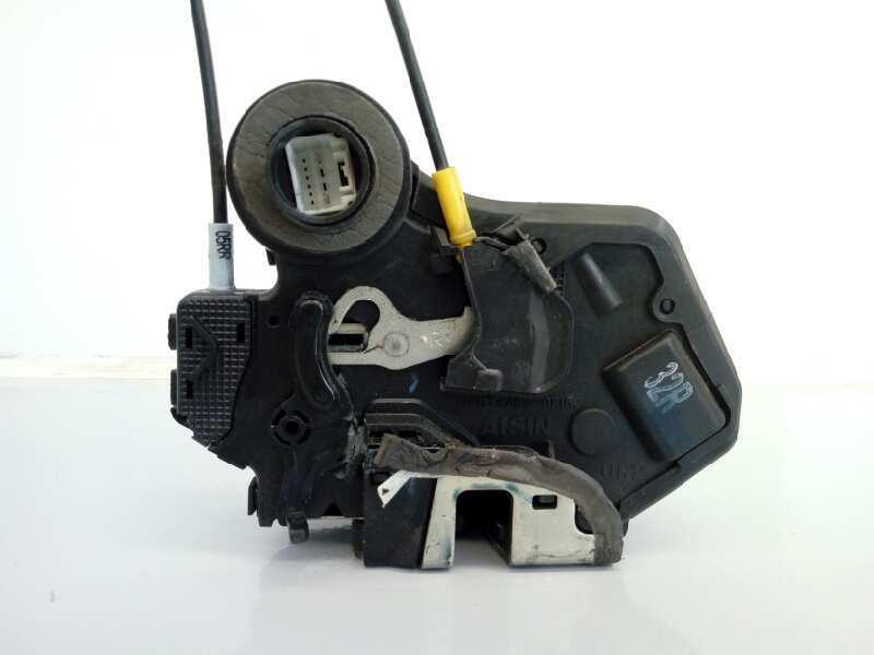 Recambio de cerradura puerta trasera derecha para toyota corolla (e12) 1.4 d-4d luna compact referencia OEM IAM 6905012350  E2-B