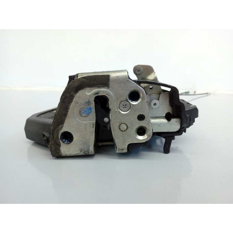 Recambio de cerradura puerta trasera derecha para toyota corolla (e12) 1.4 d-4d luna compact referencia OEM IAM 6905012350  E2-B