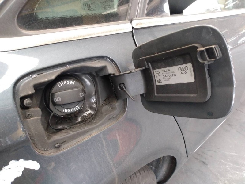 Recambio de tapa exterior combustible para audi a4 ber. (b8) básico referencia OEM IAM   