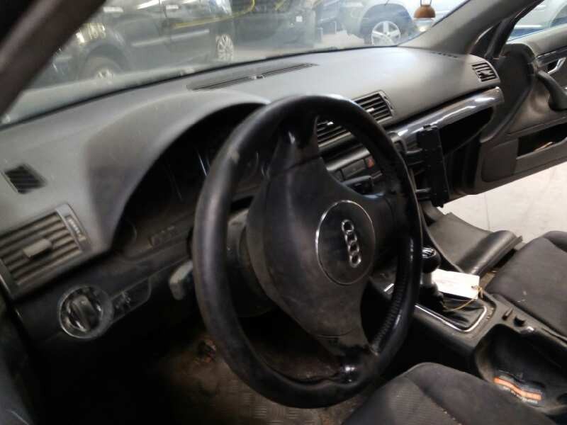 audi a4 berlina (8e) del año 2001